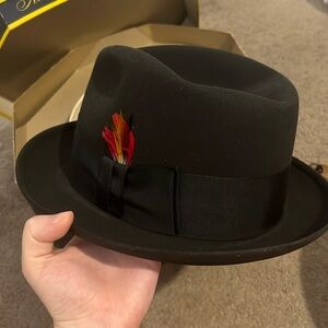 Dobbs fifth avenue Hat and box